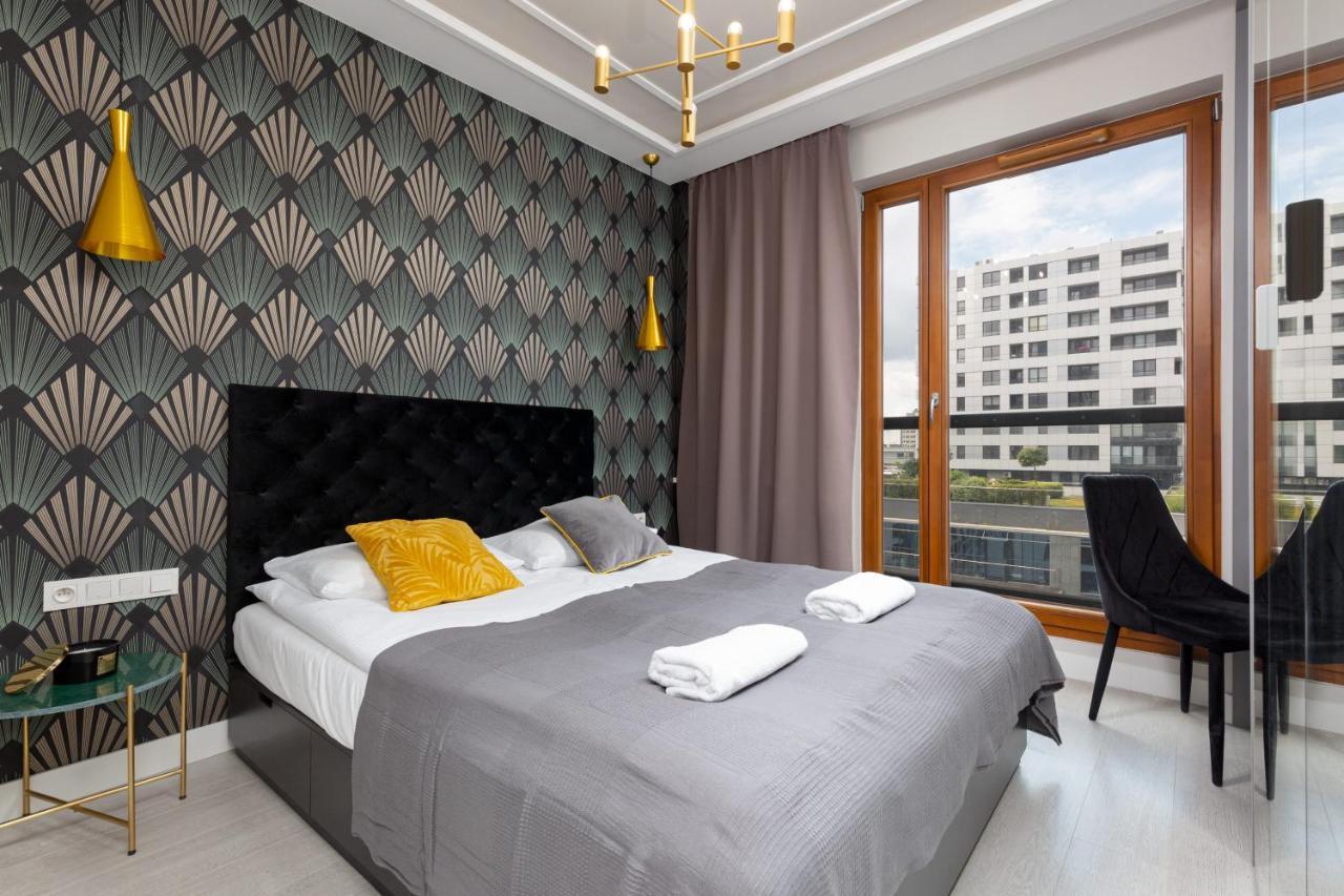 City Center Apartments Grzybowska With Parking By Noclegi Renters Варшава Екстериор снимка
